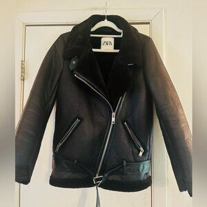 Zara NWOT Faux Leather Fur Moto Buckle 90s Grunge Zip Front Black Jacket S